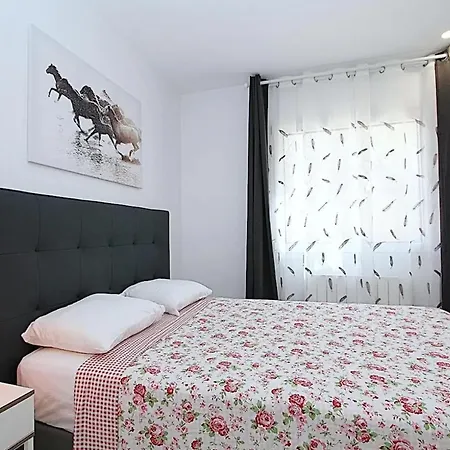 Incredible Chalet Con Piscina Privada Holiday home Girona